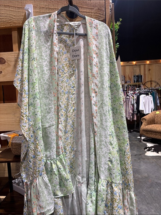 Other - New Boutique Plus & Reg size ruffle kimono